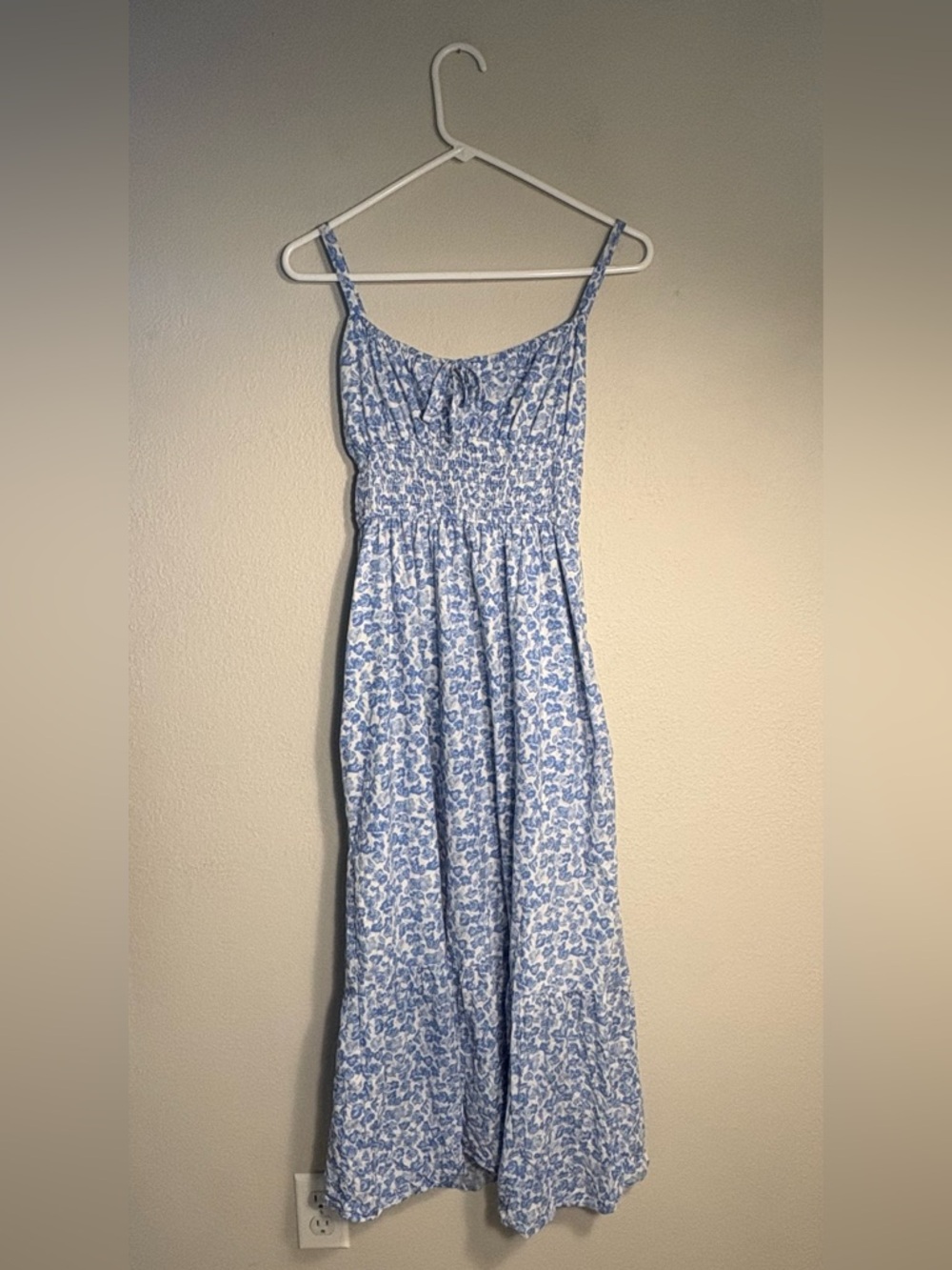 Hollister Blue Floral Smocked Midi Dress Tie Strap Sweetheart Cottagecore XS - Picture 1 of 6